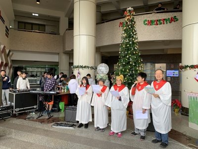 東南科大耶誕點燈 溫馨照亮新希望